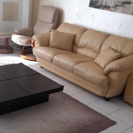 Apartament Bety Sea Front Apartment คอสติเนช ภายนอก รูปภาพ